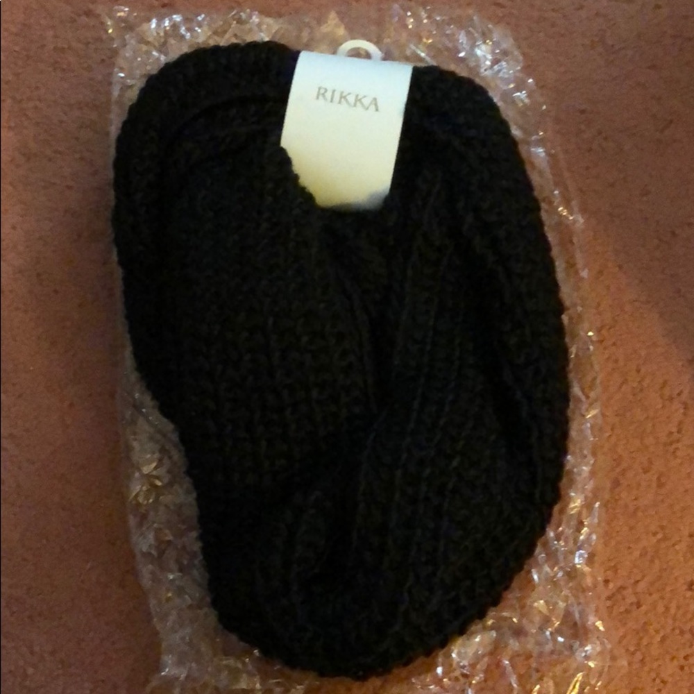 Black knit infinity scarf